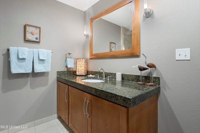 Building Photo - 2060 Beach Blvd