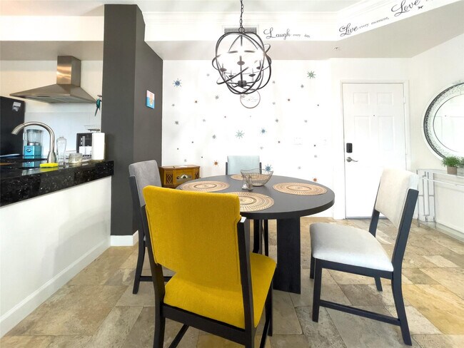 Building Photo - 1900 Van Buren St