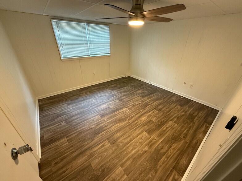 Building Photo - Room in House on Peyton Woods Trail SW