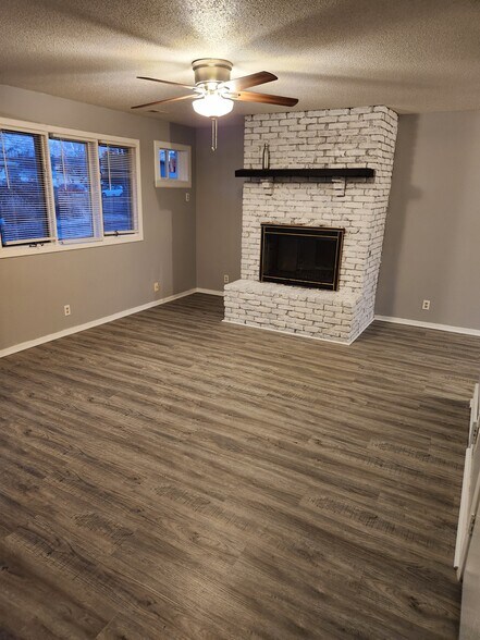 Primary Photo - 127 B St