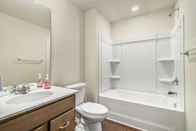 Building Photo - 6579 Foothill Dr