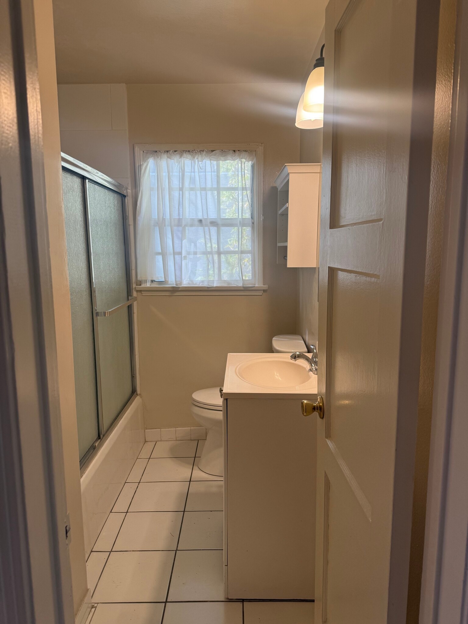 Bathroom - 414 Grand Blvd