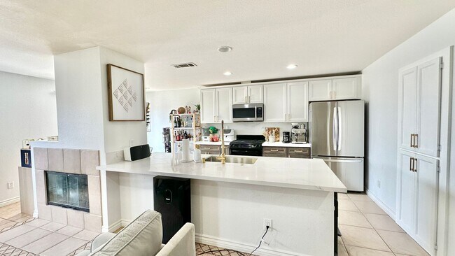 Building Photo - 5010 Golondrina Way