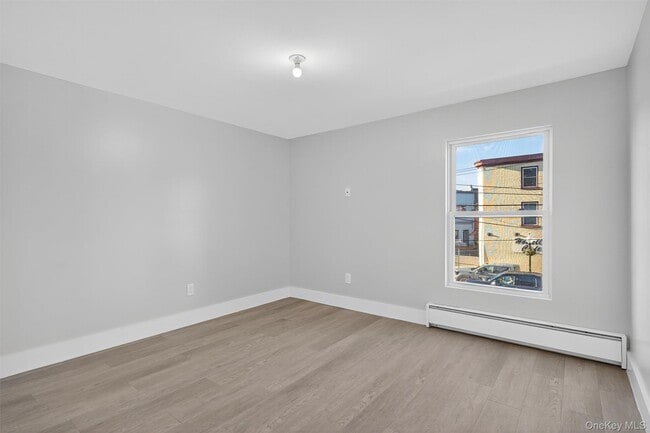 Building Photo - 12 N Church St