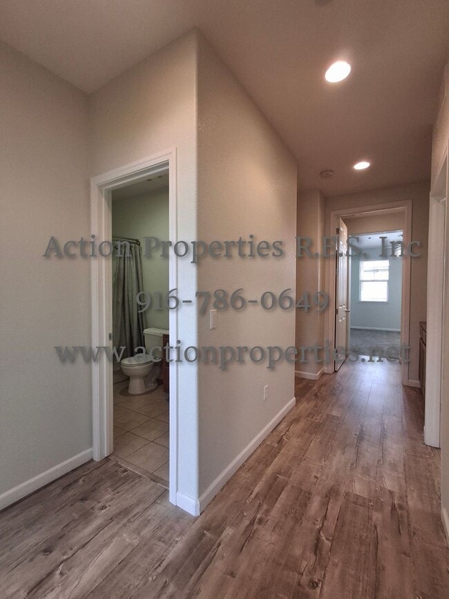 Building Photo - 2308 Las Palomas Loop