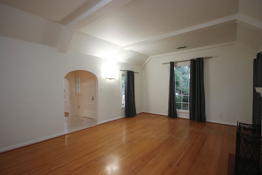 Building Photo - 412 N Campbell Ave