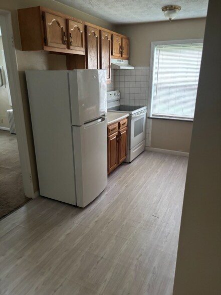 Primary Photo - 527 Corona Ave