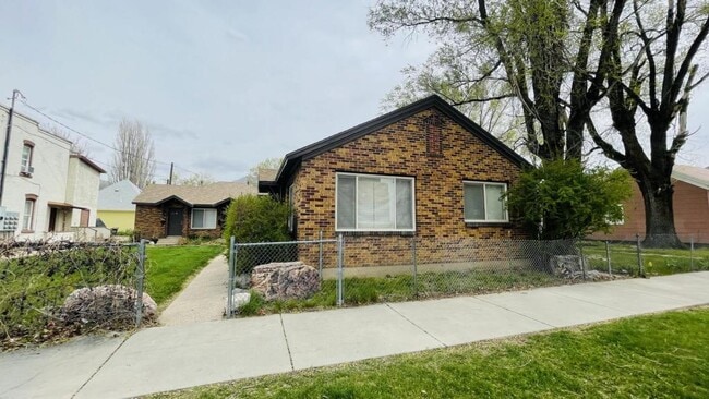 Primary Photo - 2108 Jefferson Ave
