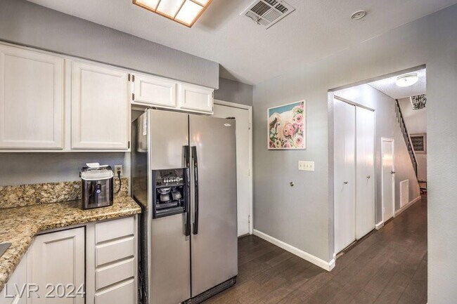 Building Photo - 5321 Tamanar Dr