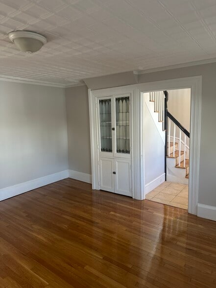 Building Photo - 22 Central St