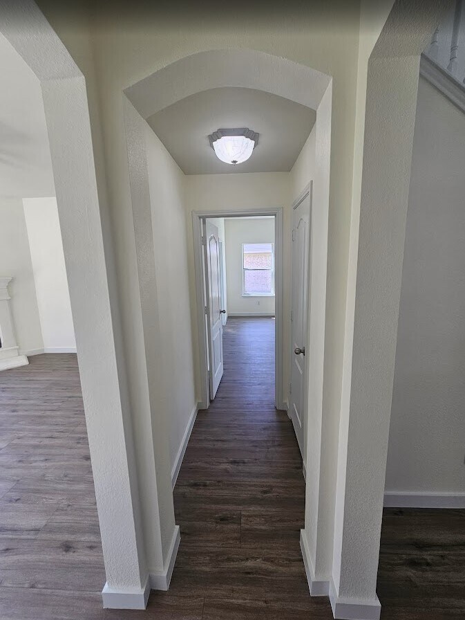 Building Photo - 10421 Trevino Ln