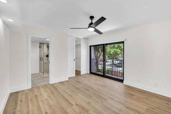 Building Photo - 9919 NW 6th Ct