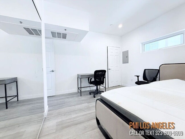Building Photo - 1260 1/2 Leighton Avenue