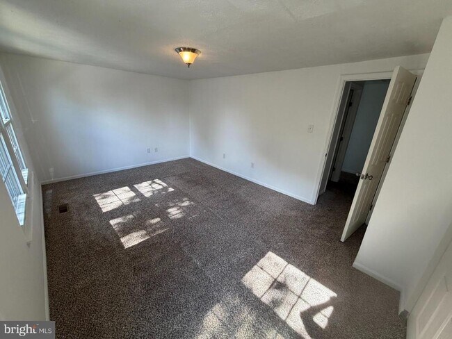 Building Photo - 3349 Garrison Cir