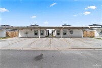 Building Photo - 18 N 33rd Ln