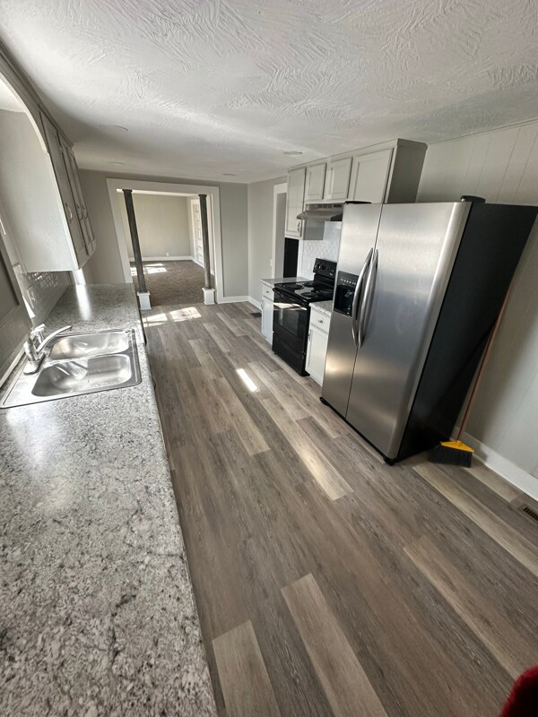 Building Photo - 217 W Logan St