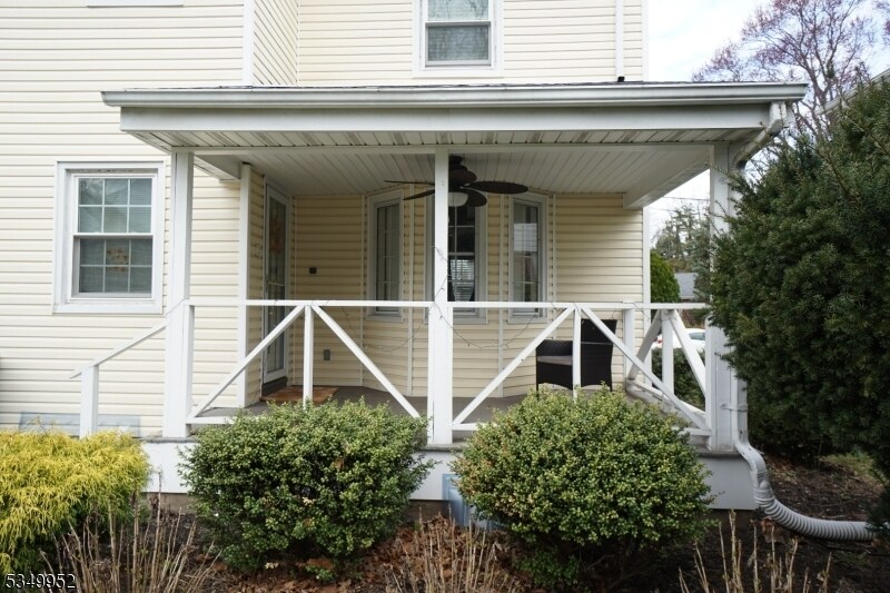 Building Photo - 661 Pierpont St