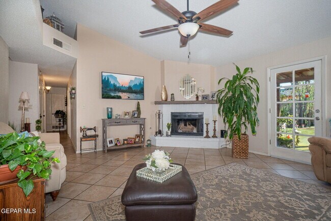Building Photo - 11464 Beach Front Dr