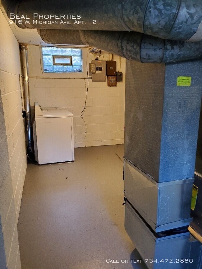 Building Photo - 916 W Michigan Ave