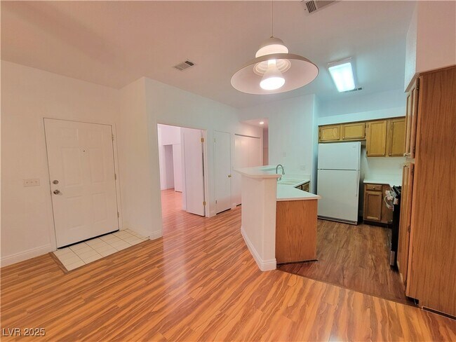 Building Photo - 5415 W Harmon Ave