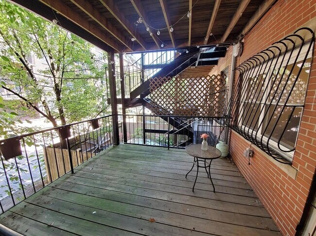 Building Photo - 28 E Springfield St