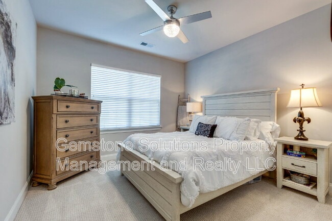 Building Photo - 1050 Nolencrest Dr