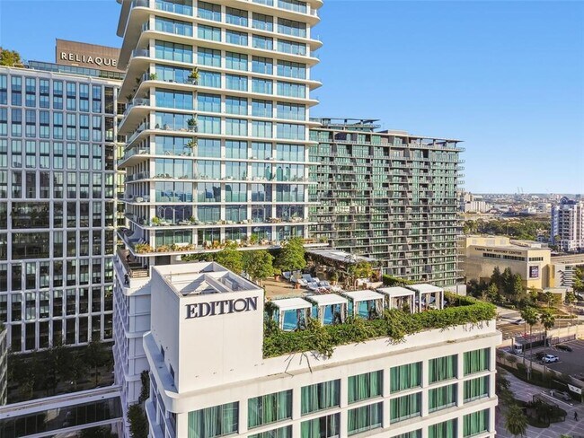 Building Photo - 1000 Water St