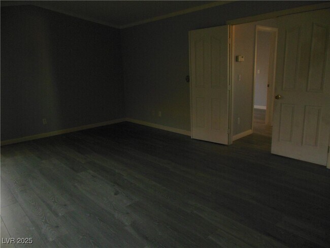 Building Photo - 923 Country Skies Ave