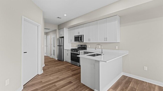 Building Photo - 475 Communipaw Ave