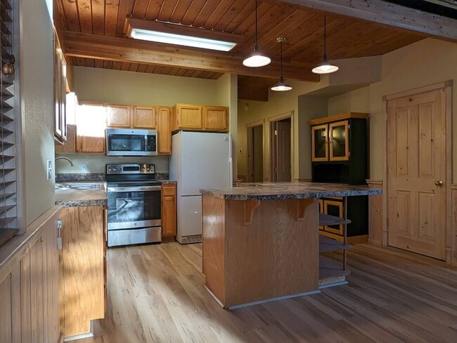 Building Photo - 134 Hanaford Rd