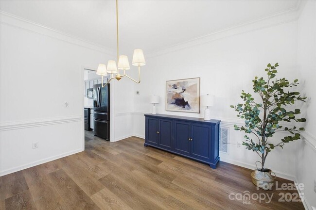 Building Photo - 7709 Sedgebrook Dr E