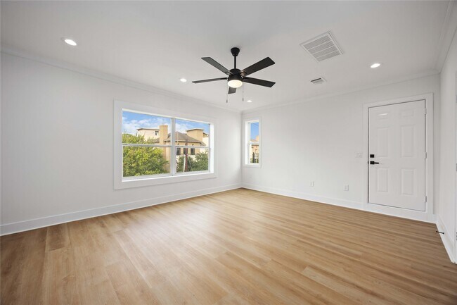 Building Photo - 1413 Stanford St