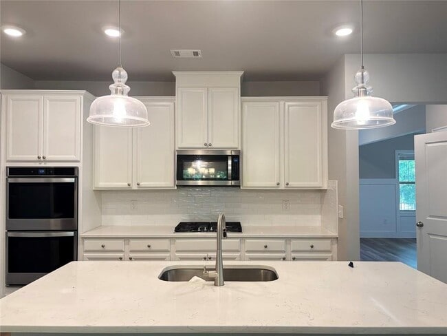 Building Photo - 5800 Arbor Green Cir