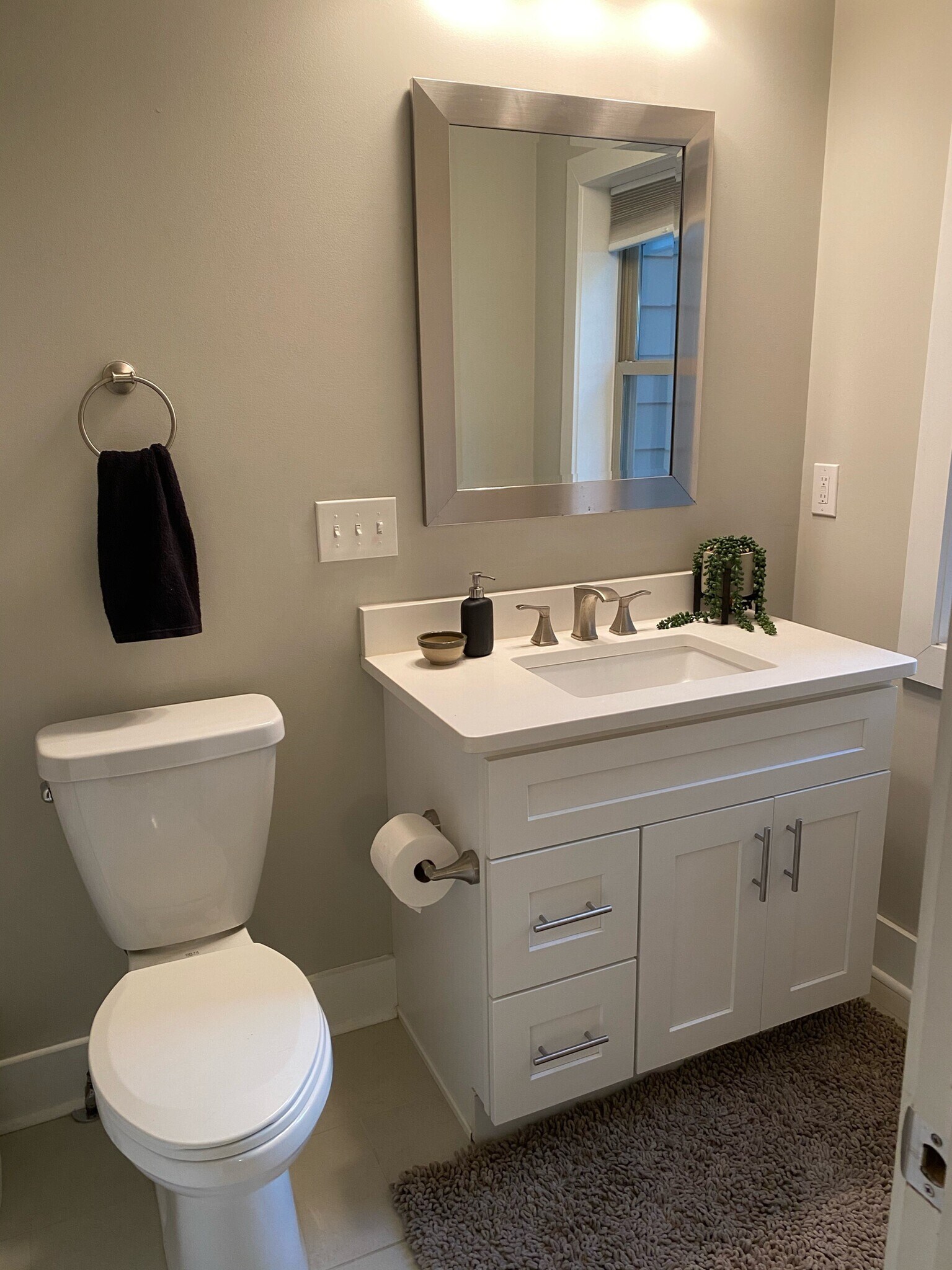 Guest Bathroom - 118 W Laurel St