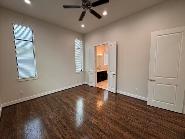 Building Photo - 54 N Hutcheson St