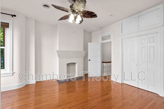 Building Photo - 1745 1st St NW