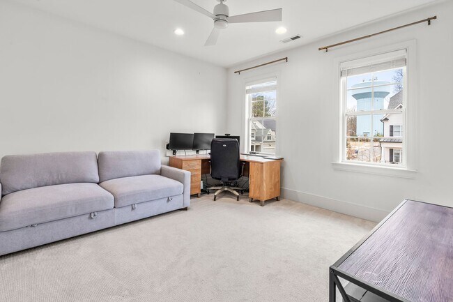 Building Photo - Incredible 5BD, 5BA North Raleigh Home with Bonus Room and Exercise Space