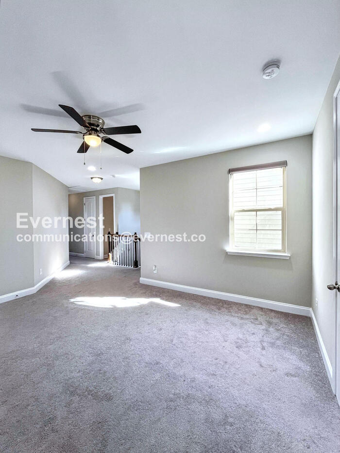 Building Photo - 2067 Inland Dr