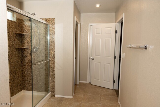 Building Photo - 10561 Sariah Skye Ave