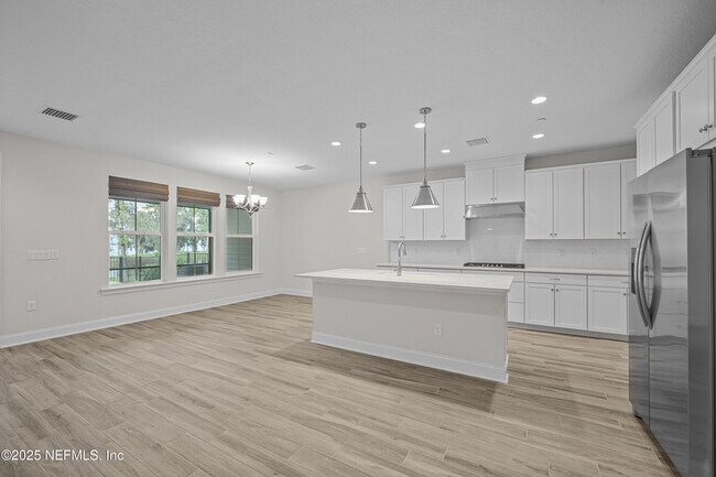 Building Photo - 23 Oak Pk Dr