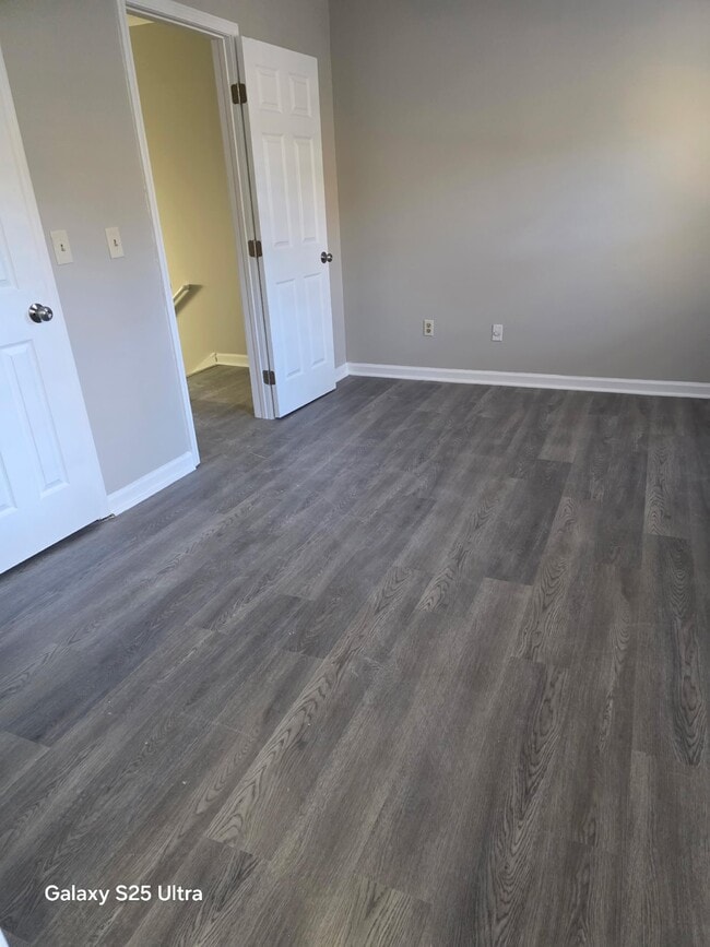 Building Photo - 900 Indian Lake Dr NW