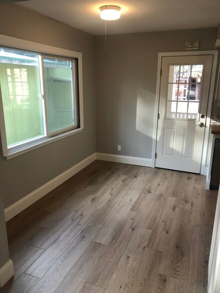 Eating / Kitchen Area - 3314 Treehaven Dr