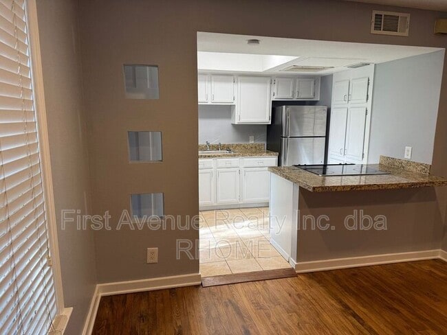 Building Photo - 6482 Bordeaux Ave