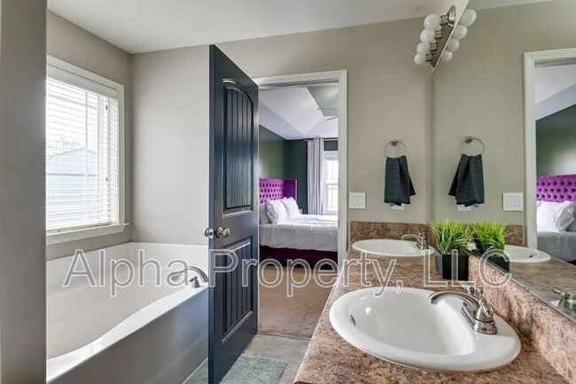 Building Photo - 9 Peggy Ct