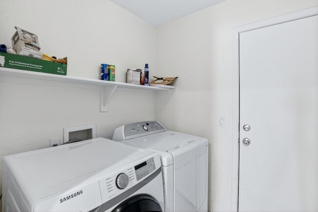 Building Photo - 6550 S 44th Ave