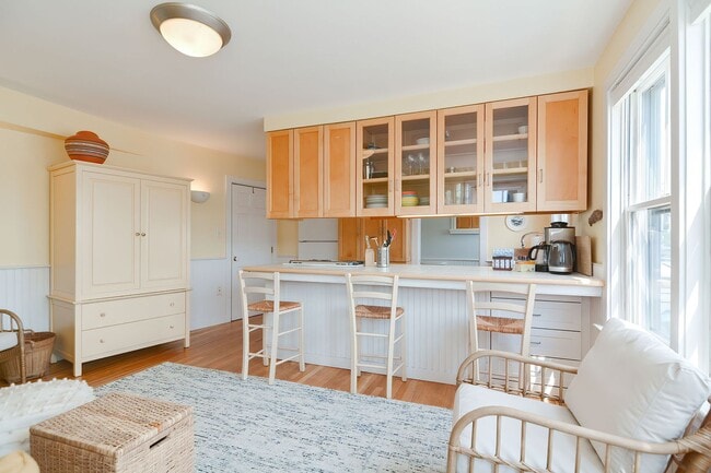Building Photo - Winter Rental: Waterfront 3 Bed/3 Bath on Rocky Neck
