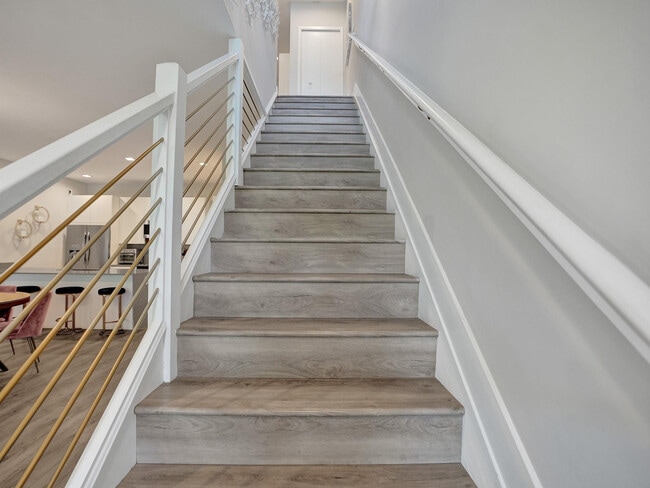 Building Photo - 1604 SW 4th Ave