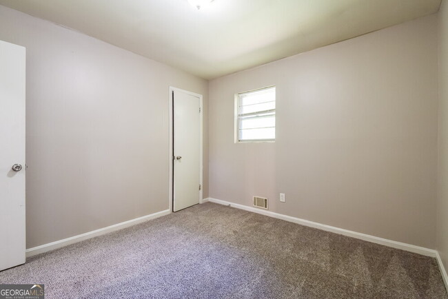 Building Photo - 4009 Castle St
