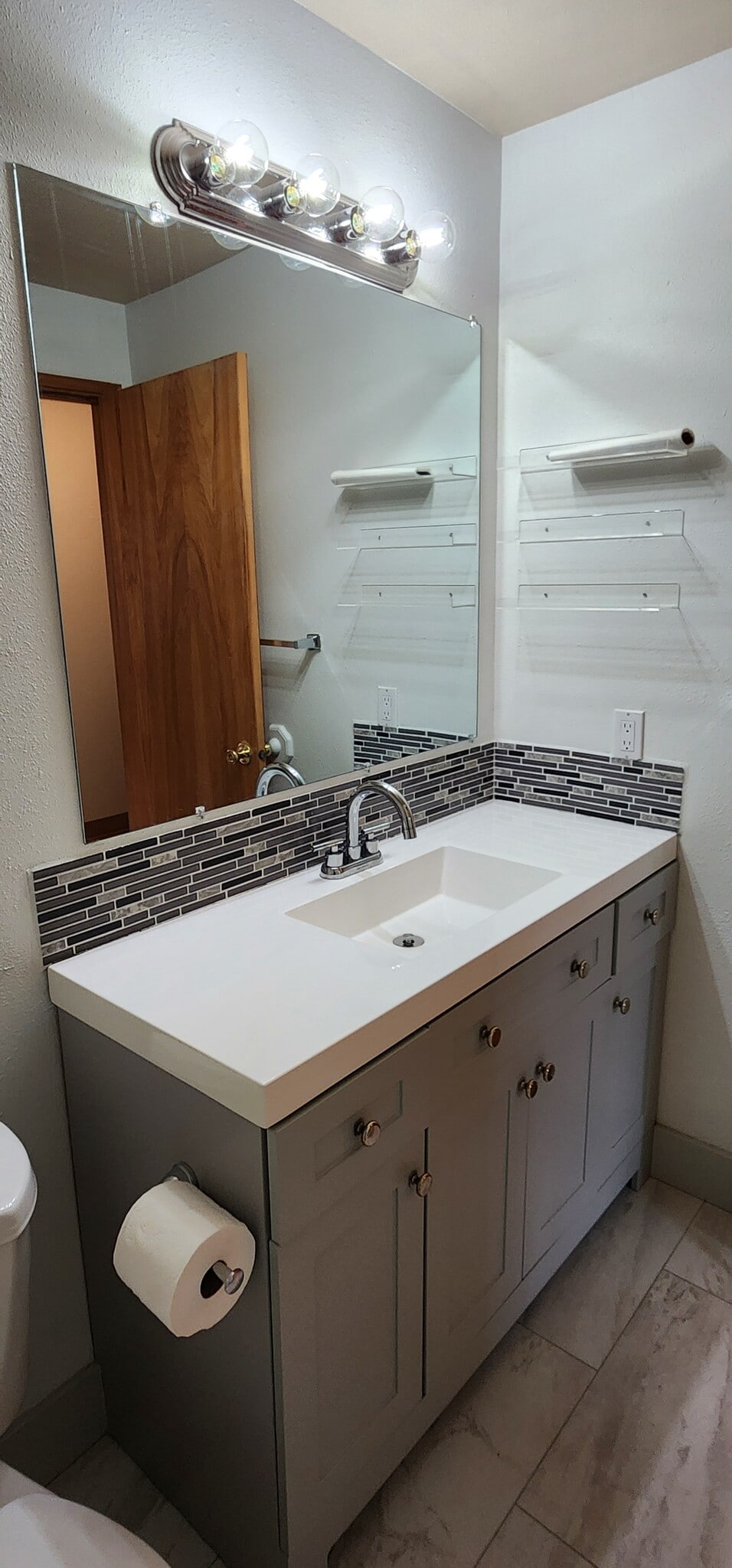 Building Photo - 1008 SE Sherrett St