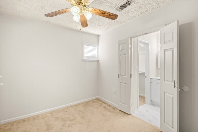 Building Photo - 5902 Hornwood Dr